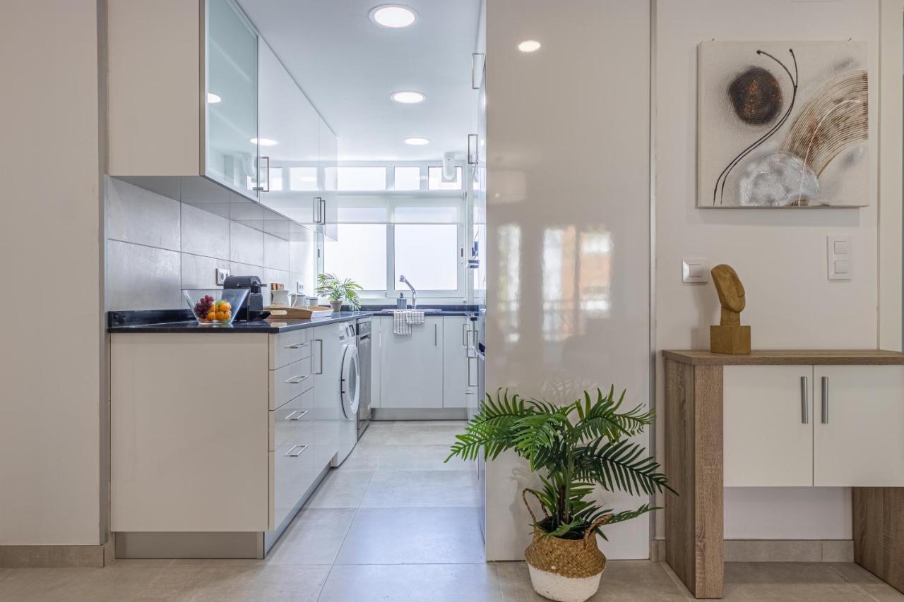 Boooom!!! Apartment With Swimming Pool 살루 외부 사진
