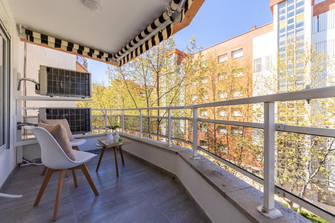 Boooom!!! Apartment With Swimming Pool 살루 외부 사진