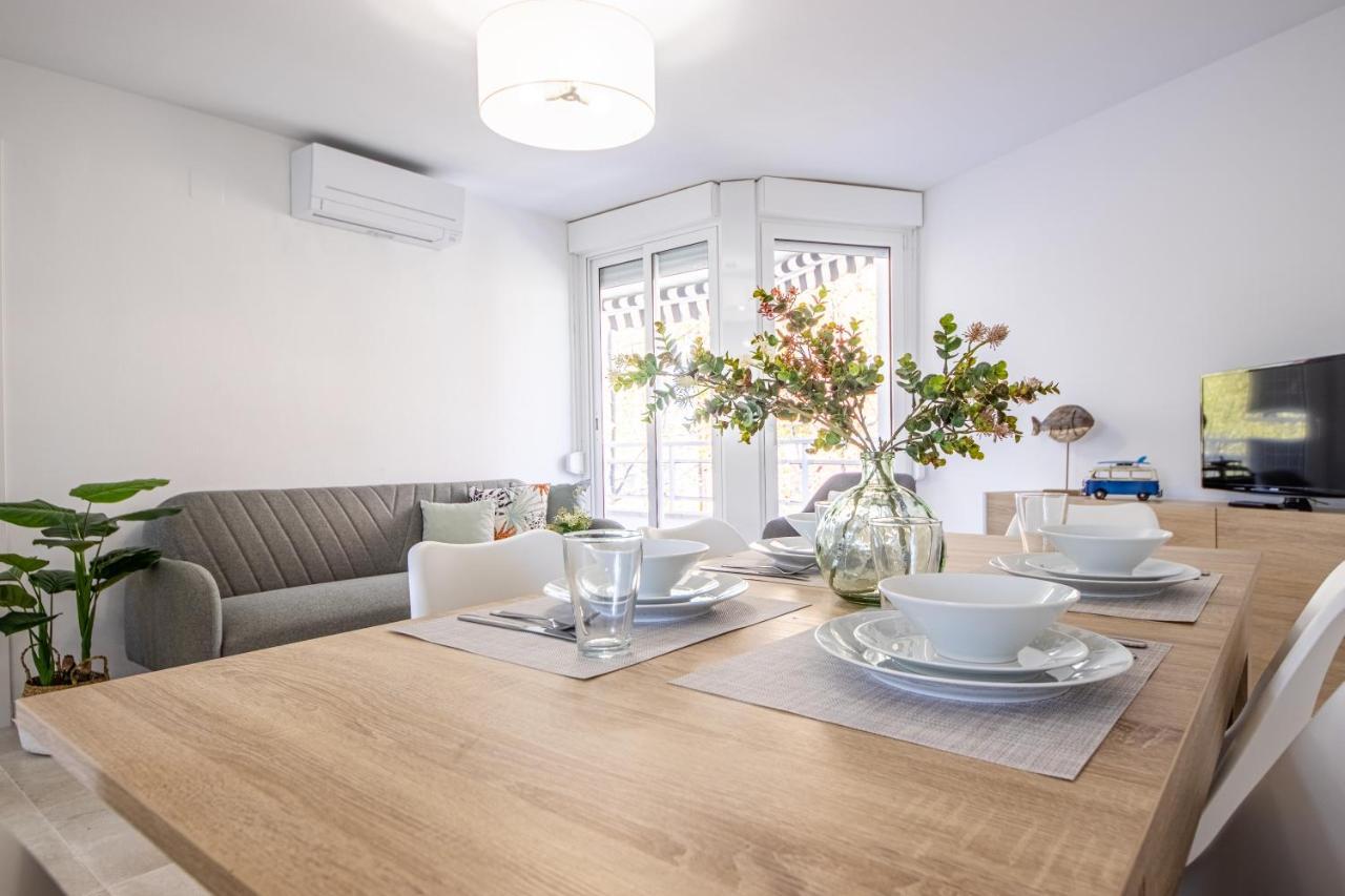 Boooom!!! Apartment With Swimming Pool 살루 외부 사진