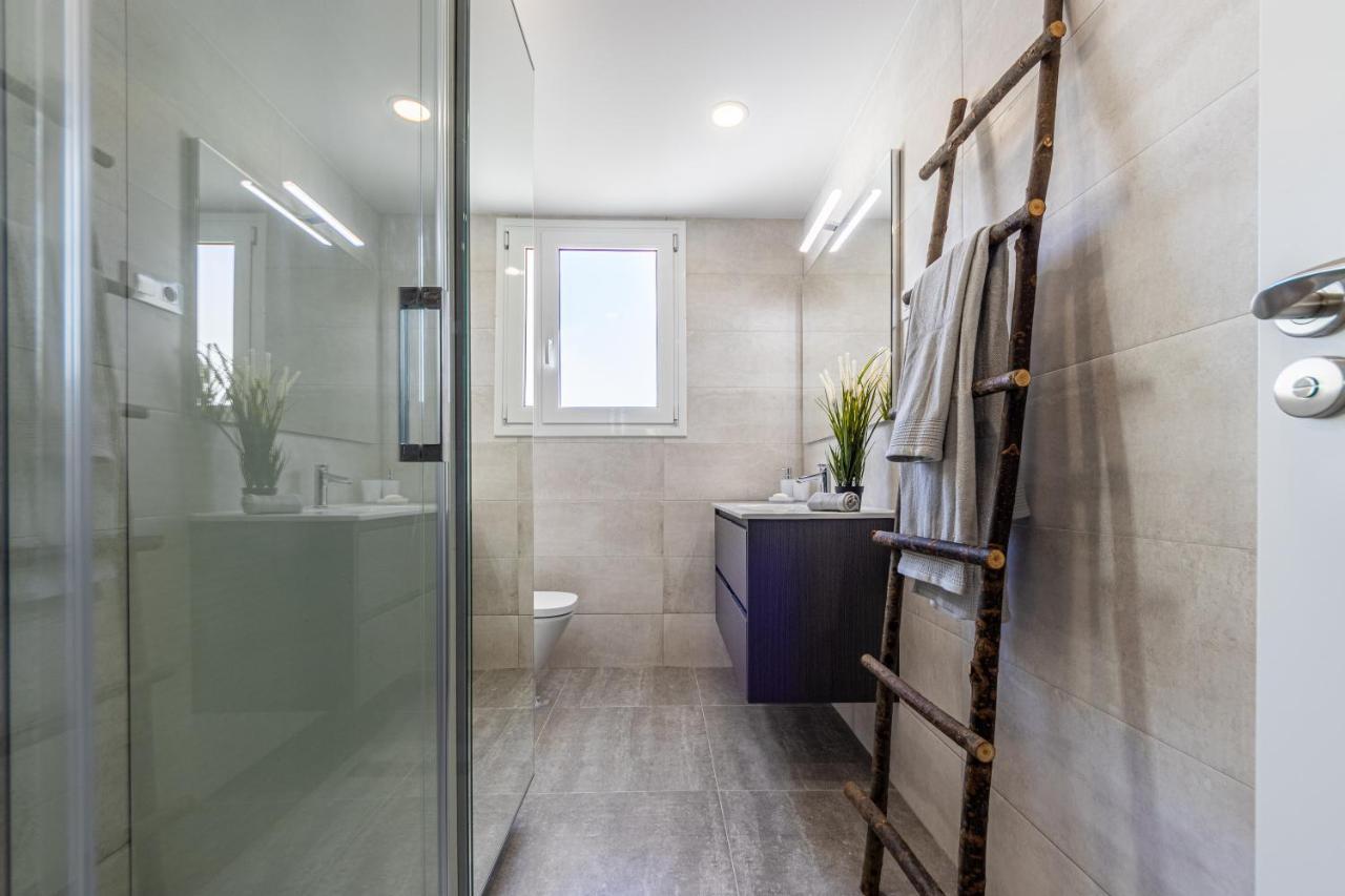 Boooom!!! Apartment With Swimming Pool 살루 외부 사진